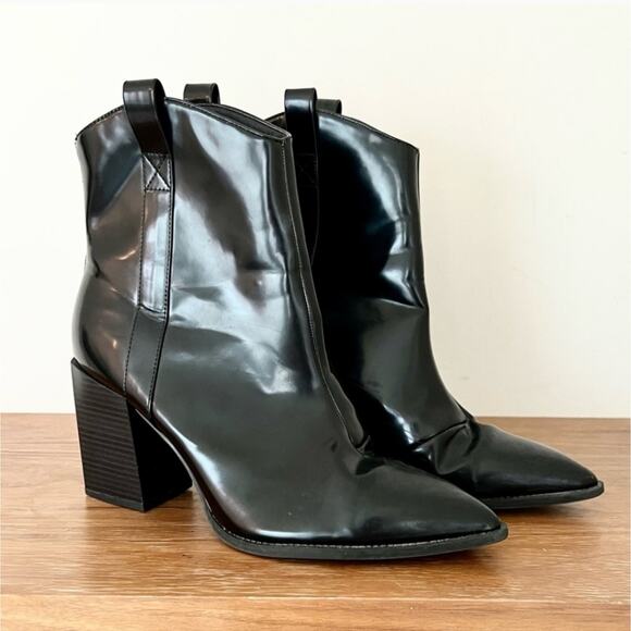 Wild Diva Glossy Black Pointy Toe Booties - Picture 1 of 6